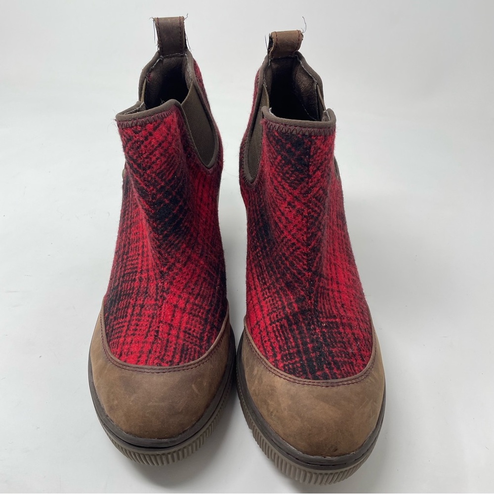 CAT Caterpillar Red Plaid Ankle Booties Size 8 - Picture 3 of 9
